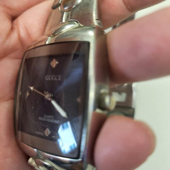 Gucci Silver Watch with Roman Numerals - Picture 7 of 8